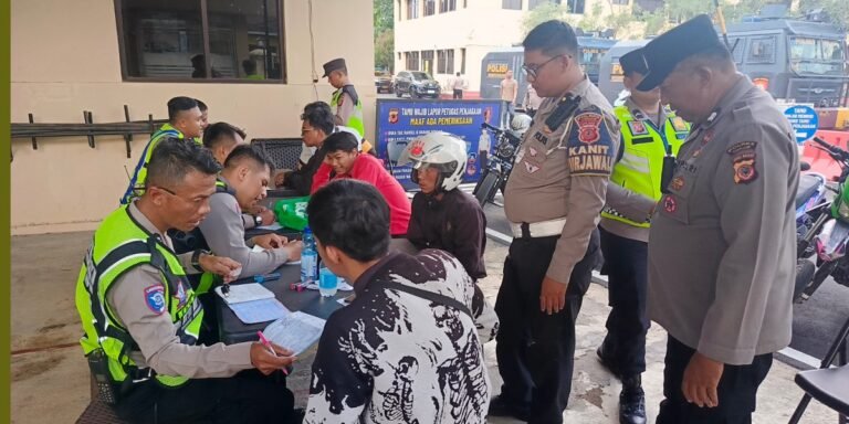 Knalpot Berisik, Tanpa Helm, Bonus Obat Terlarang, Dua Pemuda “Paket Lengkap” Kena Razia.