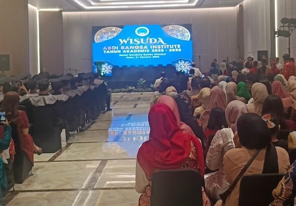 Abdi Bangsa Wisuda Lulusan, 75 Persen Terserap Dunia Kerja